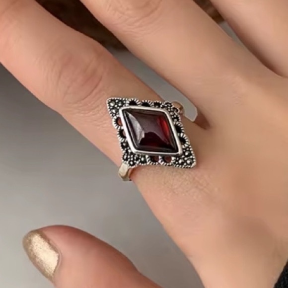 Anthropologie Jewelry - Vintage antique Silver color and Red Gemstone adjustable Ring